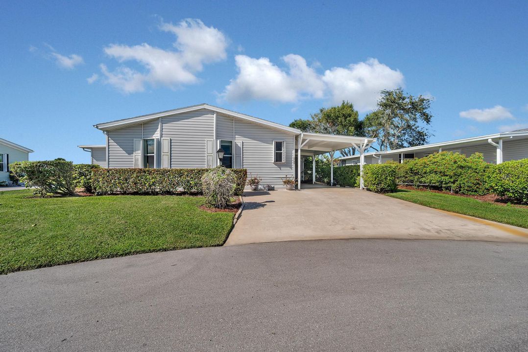 Active With Contract: $74,900 (2 beds, 2 baths, 1401 Square Feet)