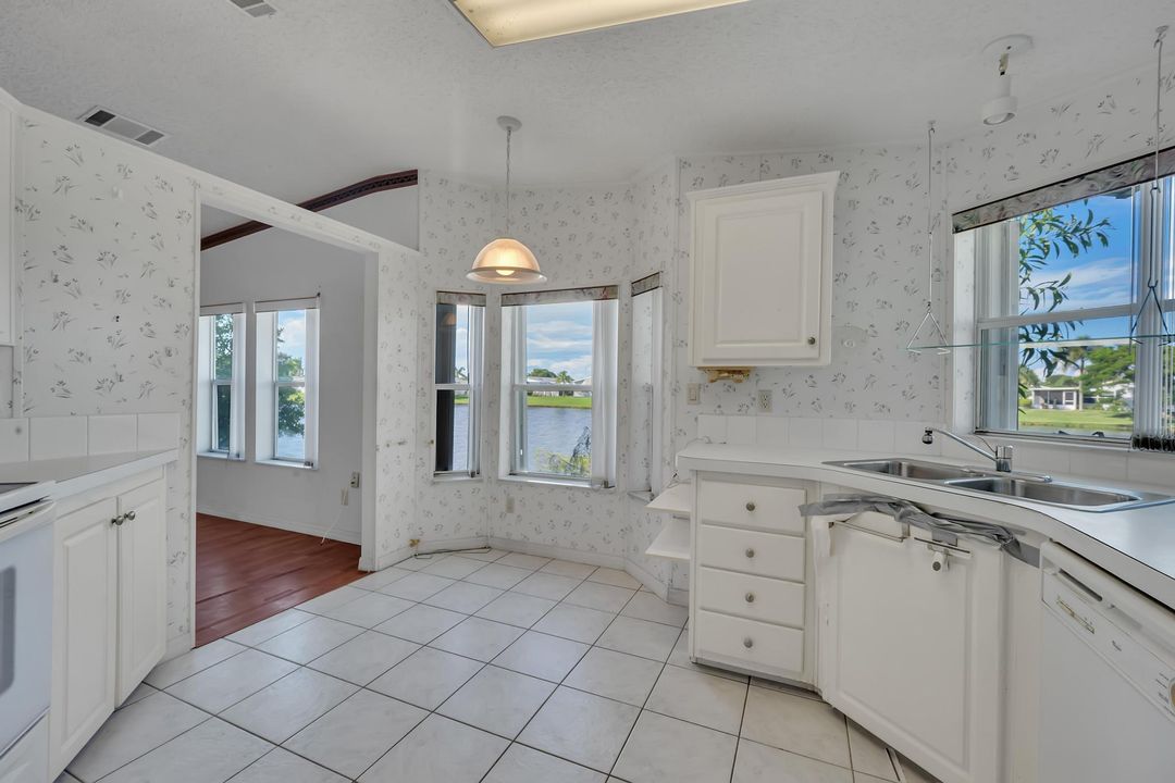 Active With Contract: $74,900 (2 beds, 2 baths, 1401 Square Feet)