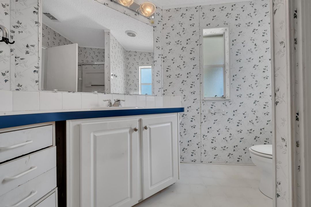 Active With Contract: $74,900 (2 beds, 2 baths, 1401 Square Feet)