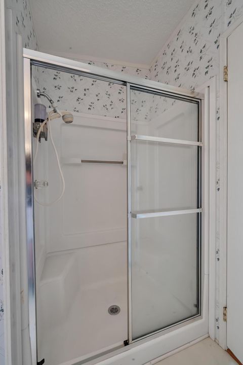 Active With Contract: $74,900 (2 beds, 2 baths, 1401 Square Feet)