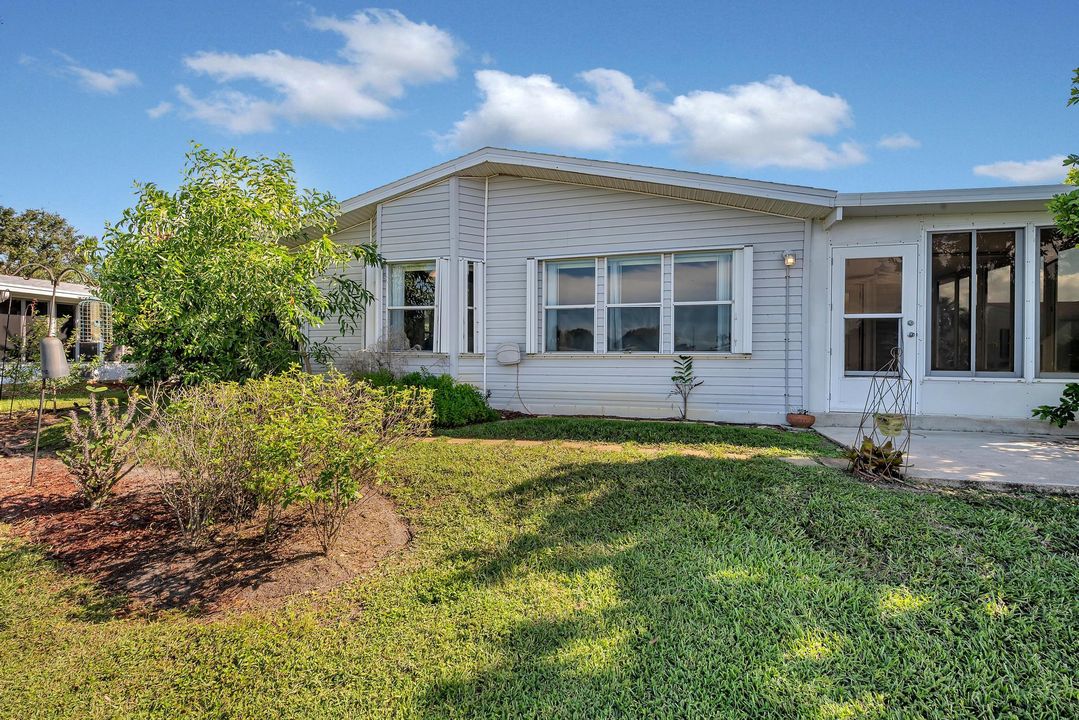 Active With Contract: $74,900 (2 beds, 2 baths, 1401 Square Feet)