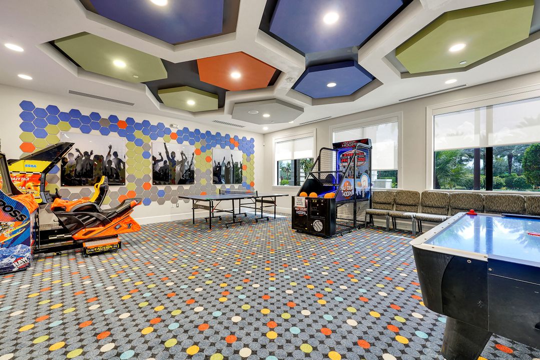 Active With Contract: $1,699,000 (4 beds, 3 baths, 3057 Square Feet)