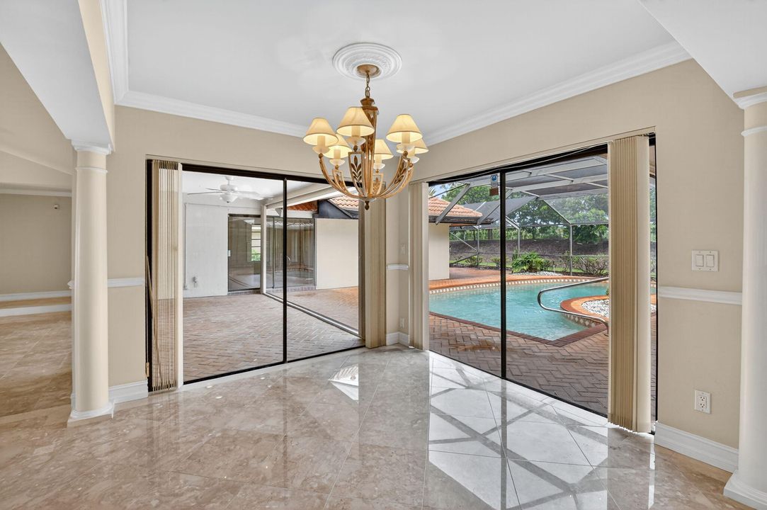 En Venta: $975,000 (3 camas, 2 baños, 2559 Pies cuadrados)