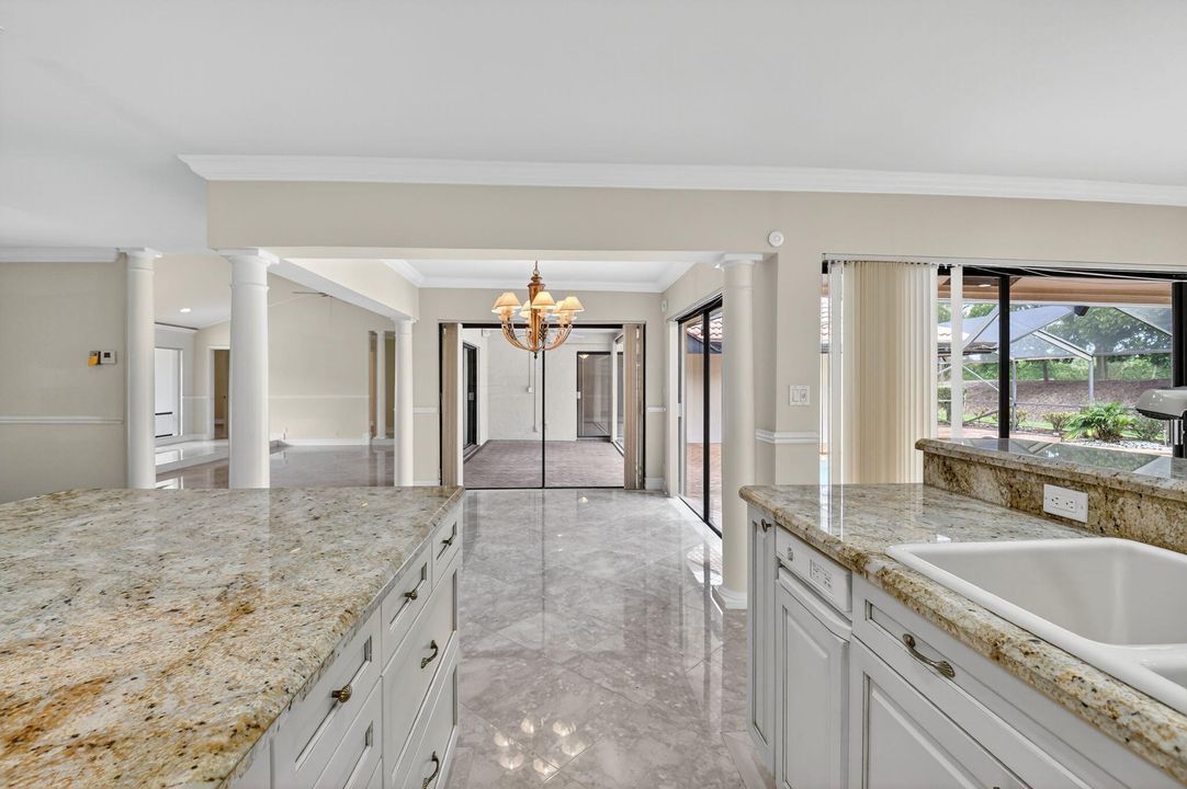 En Venta: $975,000 (3 camas, 2 baños, 2559 Pies cuadrados)