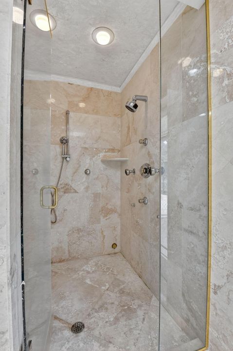 En Venta: $975,000 (3 camas, 2 baños, 2559 Pies cuadrados)