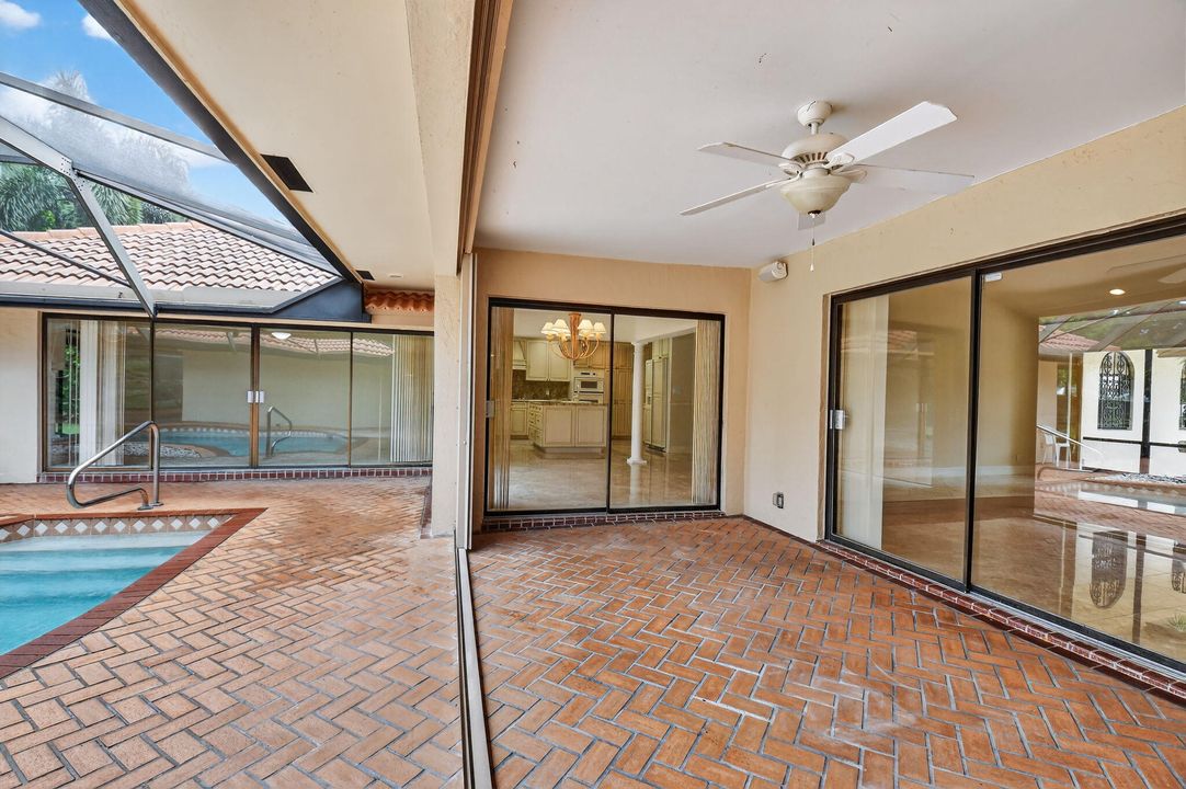 En Venta: $975,000 (3 camas, 2 baños, 2559 Pies cuadrados)