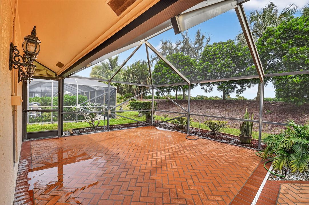 En Venta: $975,000 (3 camas, 2 baños, 2559 Pies cuadrados)