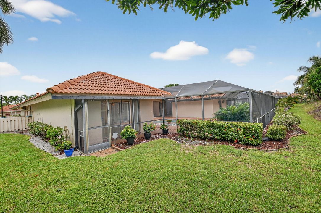 En Venta: $975,000 (3 camas, 2 baños, 2559 Pies cuadrados)