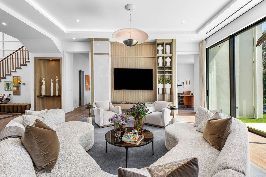 For Sale: $11,250,000 (5 beds, 7 baths, 5941 Square Feet)