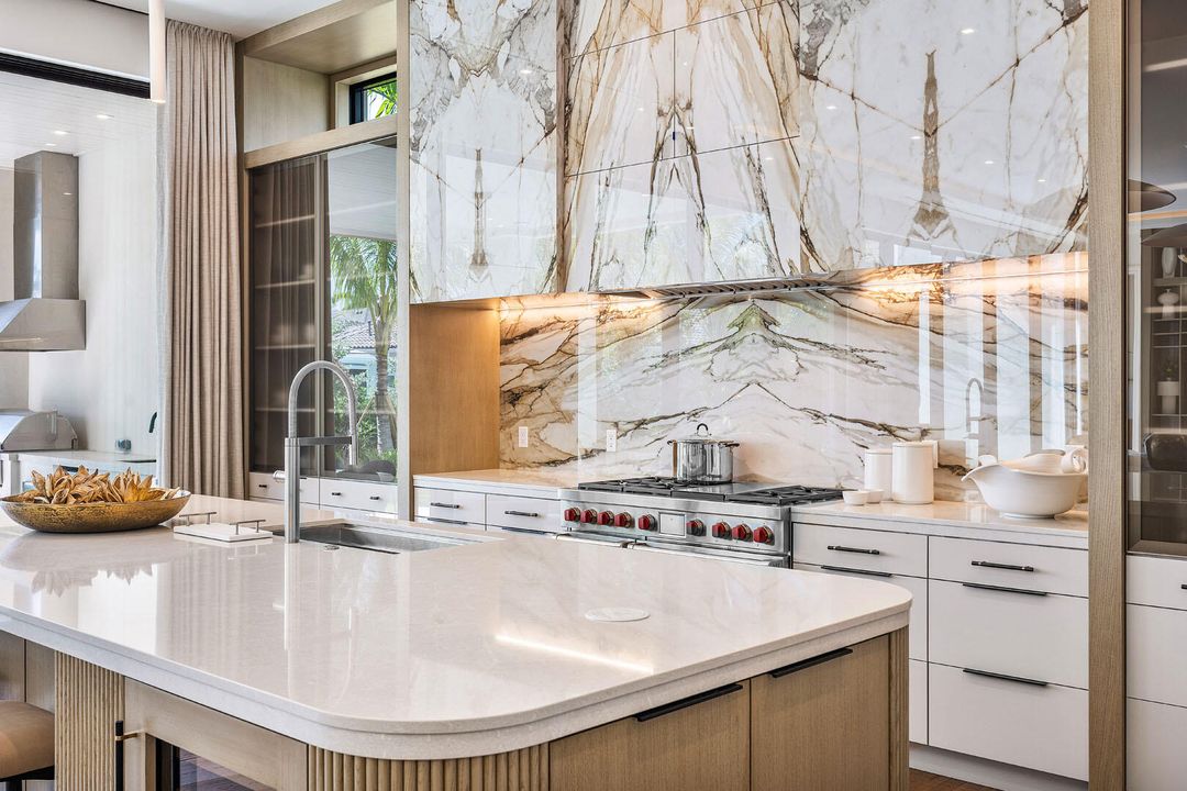 For Sale: $11,250,000 (5 beds, 7 baths, 5941 Square Feet)