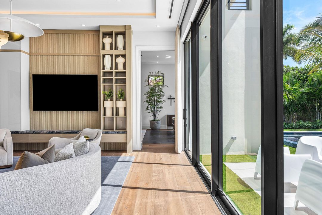 For Sale: $11,250,000 (5 beds, 7 baths, 5941 Square Feet)