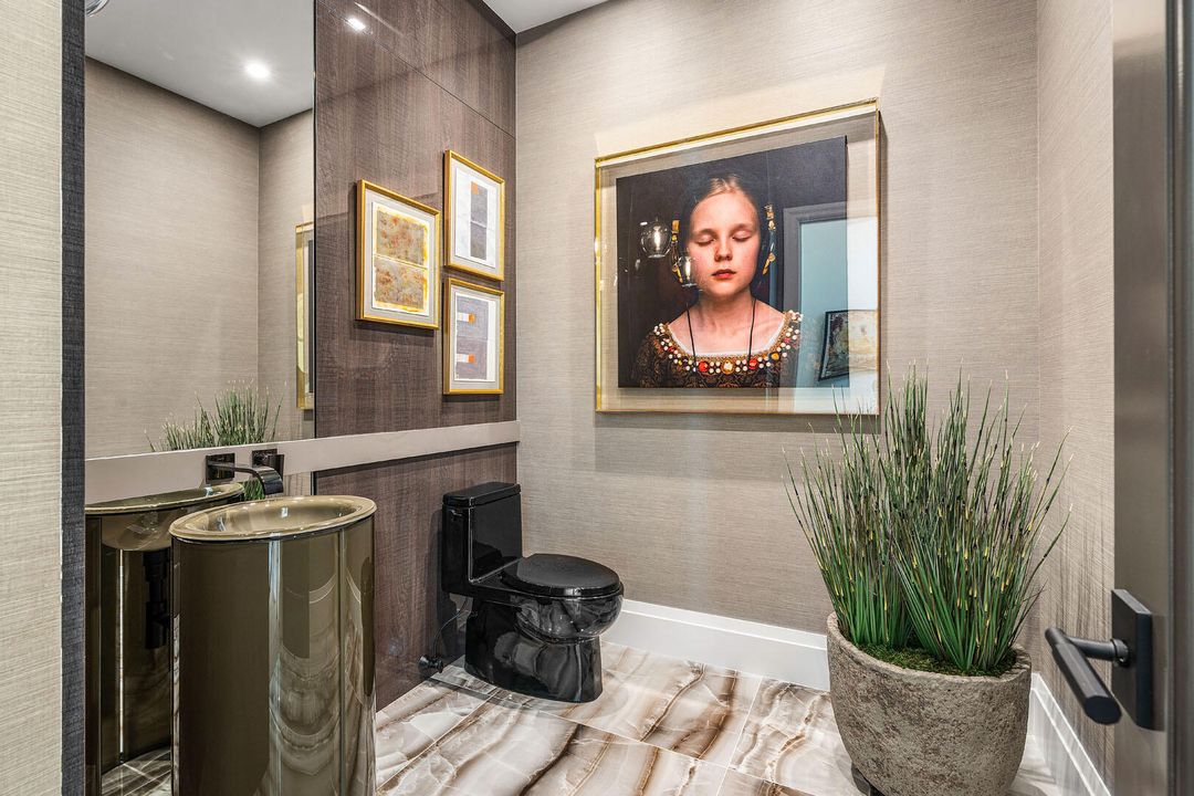 For Sale: $11,250,000 (5 beds, 7 baths, 5941 Square Feet)