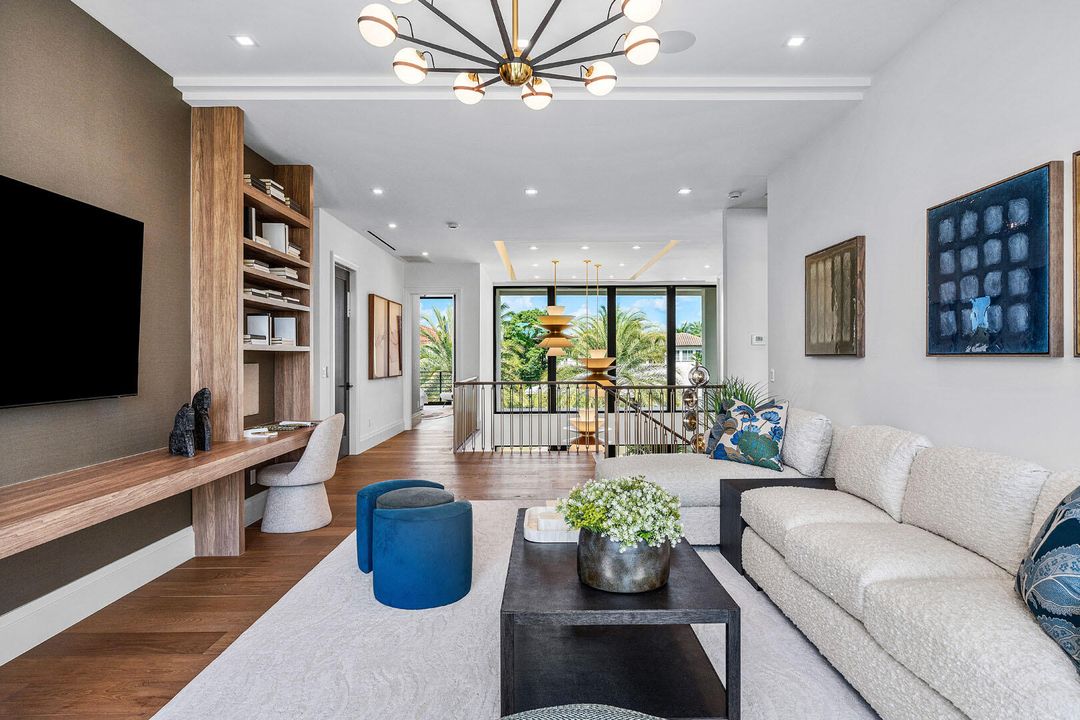 For Sale: $11,250,000 (5 beds, 7 baths, 5941 Square Feet)