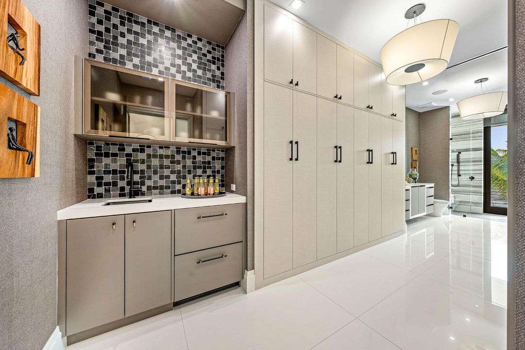 For Sale: $11,250,000 (5 beds, 7 baths, 5941 Square Feet)