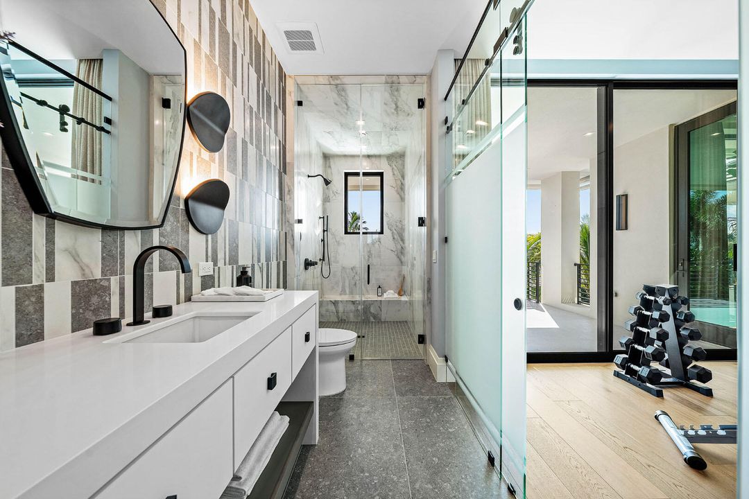 For Sale: $11,250,000 (5 beds, 7 baths, 5941 Square Feet)