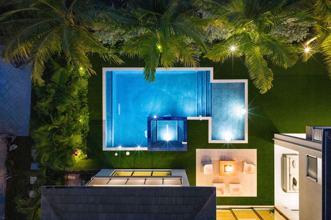 For Sale: $11,250,000 (5 beds, 7 baths, 5941 Square Feet)