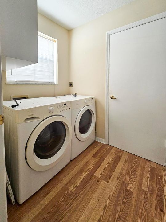 合同活跃: $199,900 (2 贝兹, 2 浴室, 1536 平方英尺)