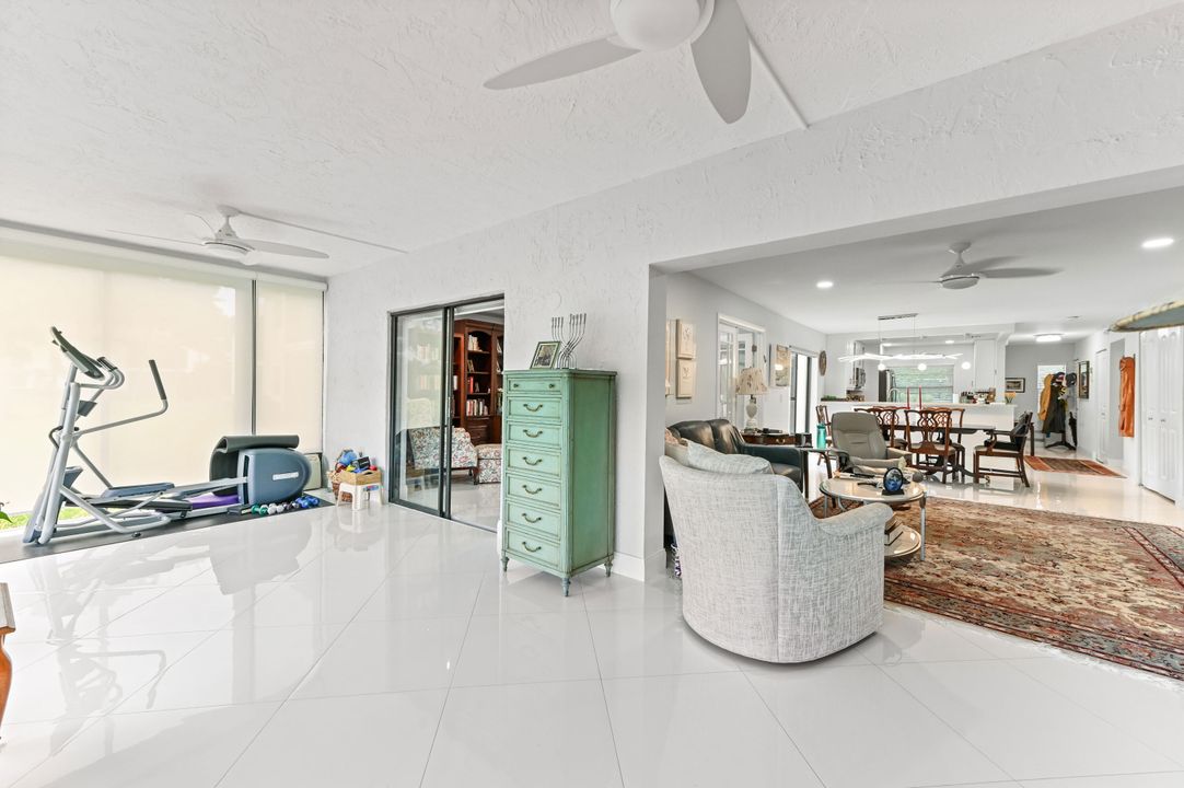 Active With Contract: $349,900 (3 beds, 2 baths, 1411 Square Feet)