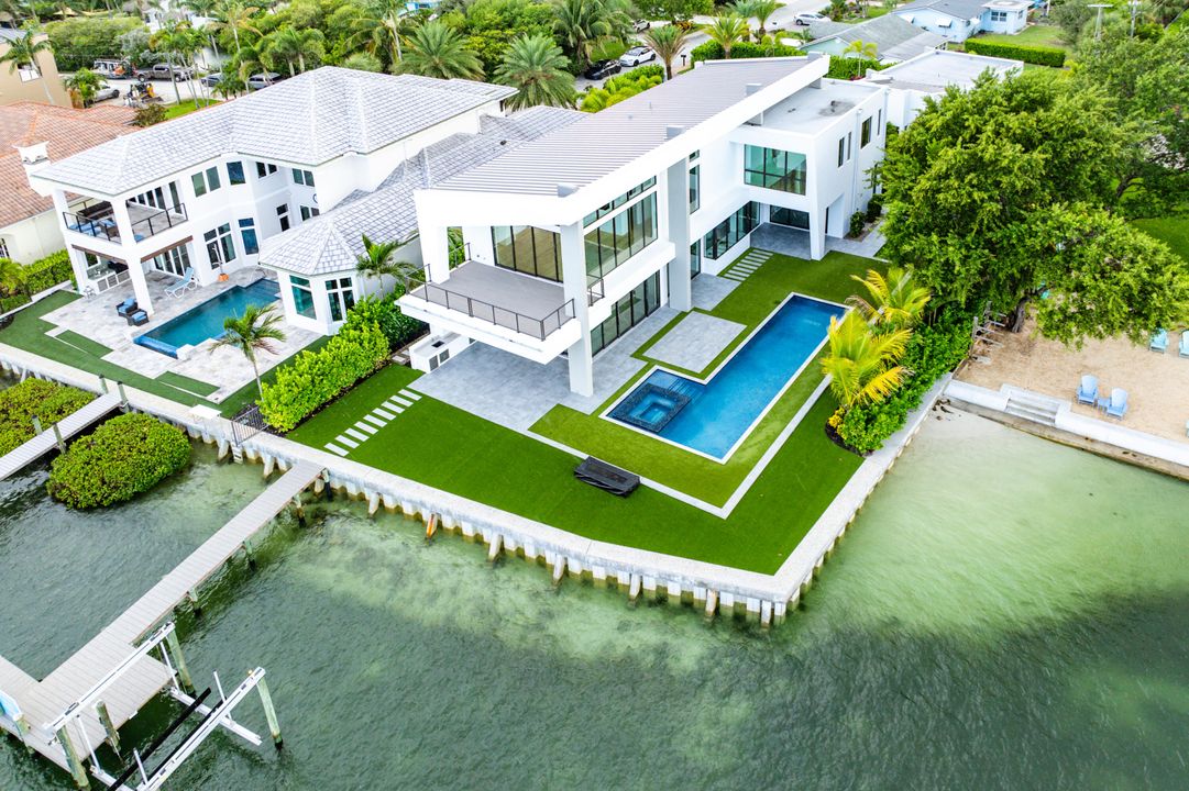 For Sale: $9,992,000 (5 beds, 5 baths, 4550 Square Feet)