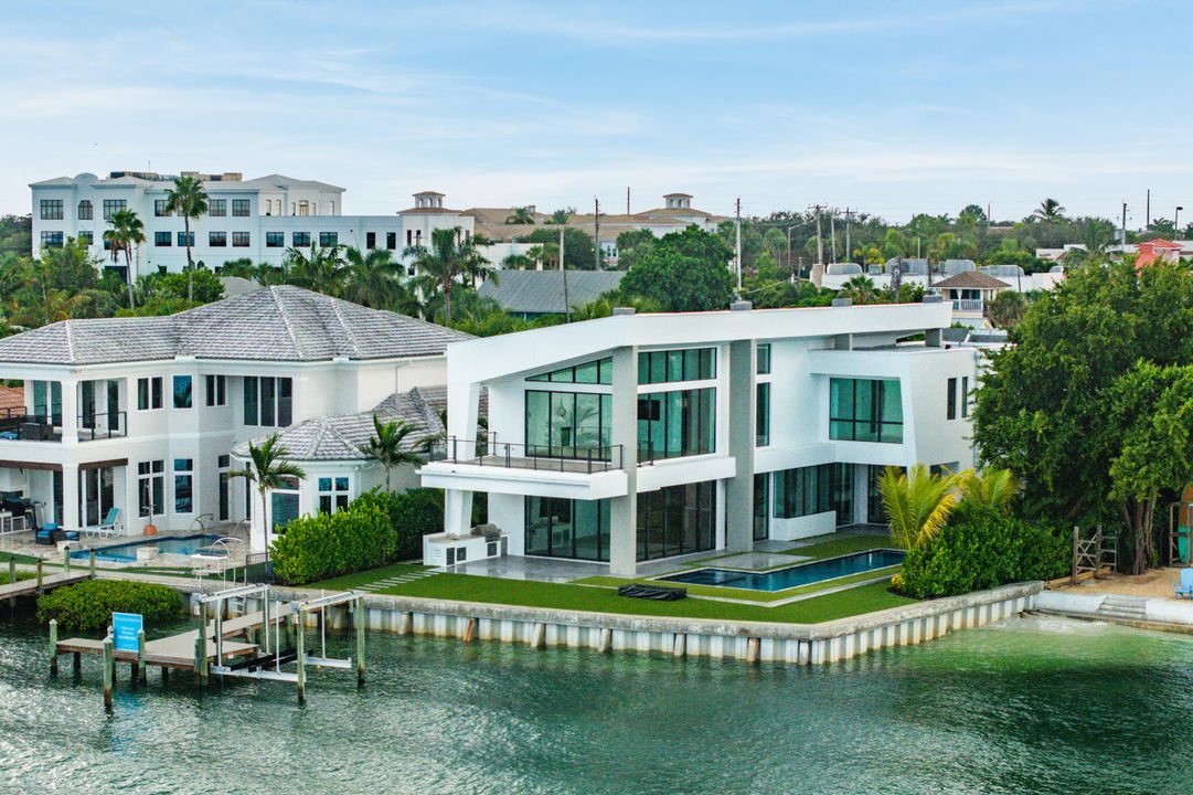 For Sale: $9,992,000 (5 beds, 5 baths, 4550 Square Feet)