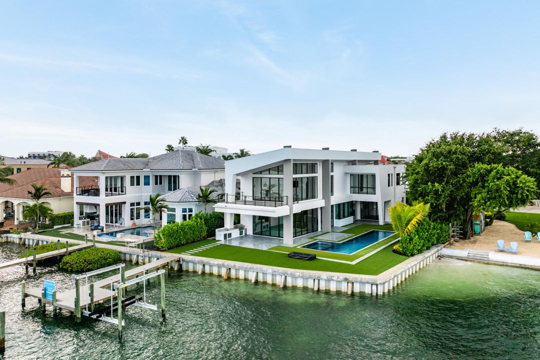 For Sale: $9,992,000 (5 beds, 5 baths, 4550 Square Feet)