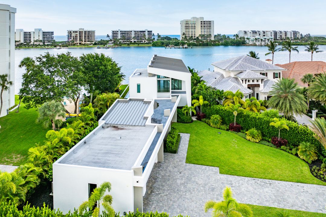 For Sale: $9,992,000 (5 beds, 5 baths, 4550 Square Feet)