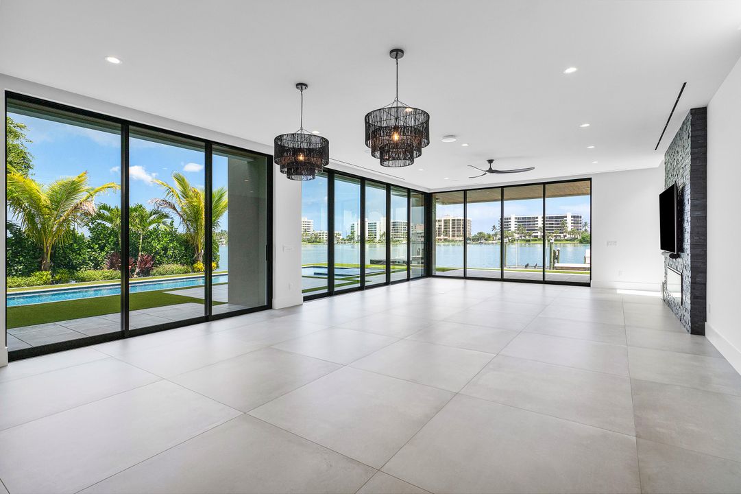 For Sale: $9,992,000 (5 beds, 5 baths, 4550 Square Feet)