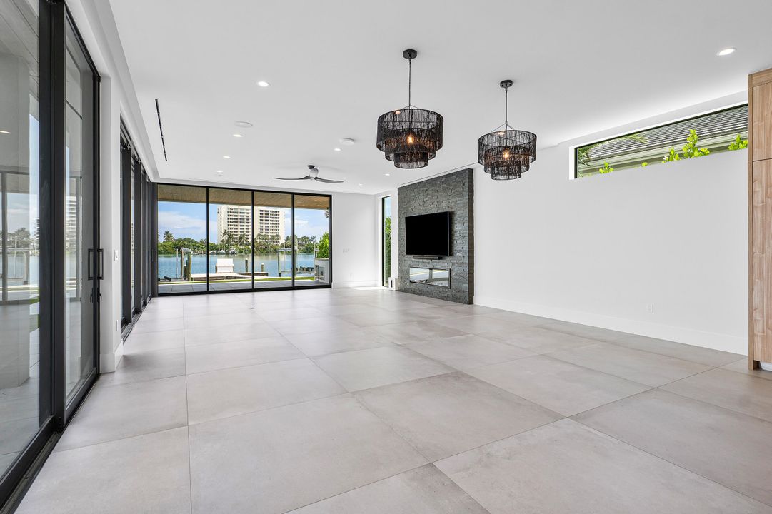 For Sale: $9,992,000 (5 beds, 5 baths, 4550 Square Feet)