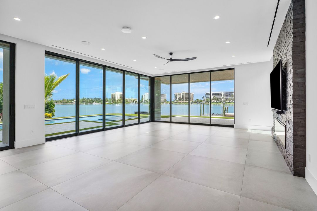 For Sale: $9,992,000 (5 beds, 5 baths, 4550 Square Feet)