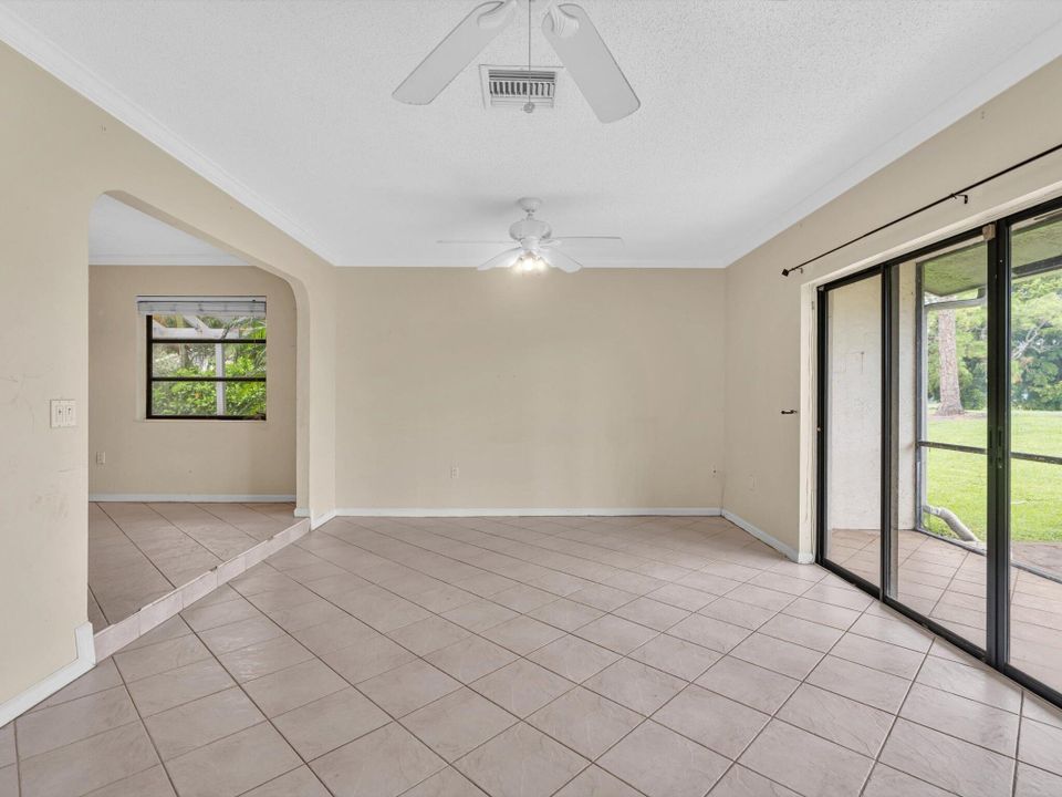 Active With Contract: $249,900 (2 beds, 2 baths, 1020 Square Feet)