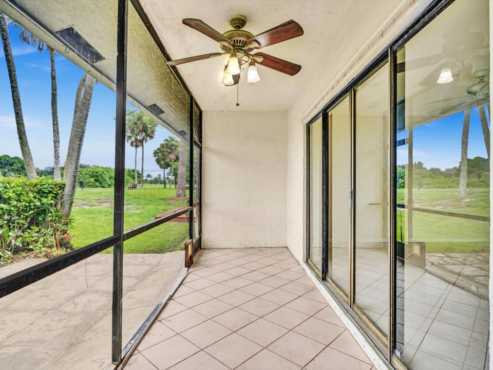 Active With Contract: $249,900 (2 beds, 2 baths, 1020 Square Feet)