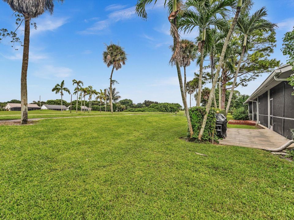 Active With Contract: $249,900 (2 beds, 2 baths, 1020 Square Feet)