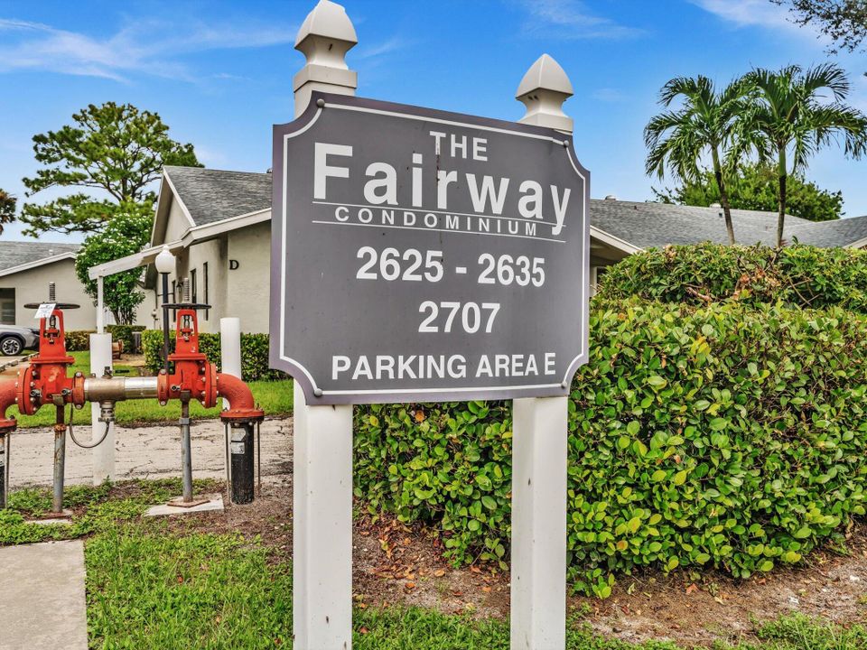 Active With Contract: $249,900 (2 beds, 2 baths, 1020 Square Feet)