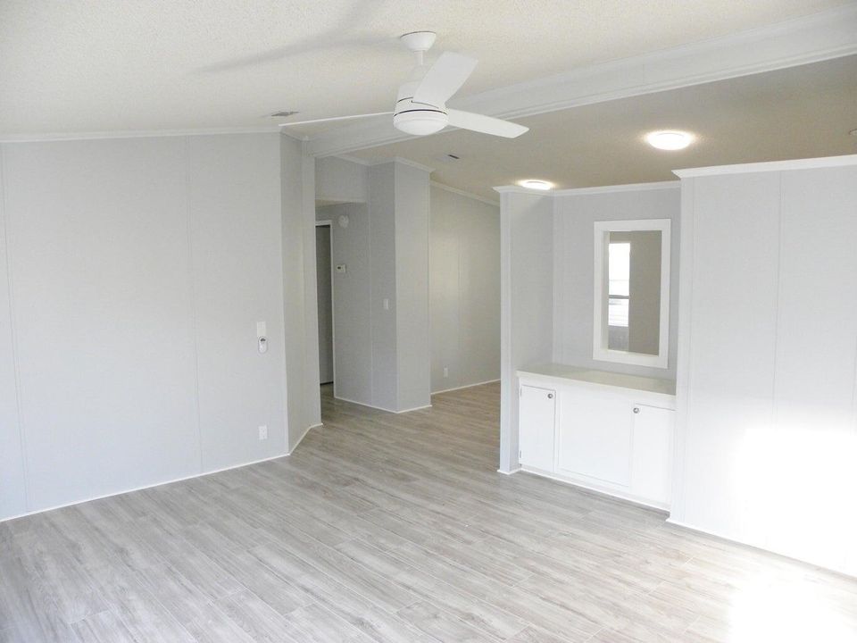 For Sale: $99,500 (2 beds, 2 baths, 1326 Square Feet)