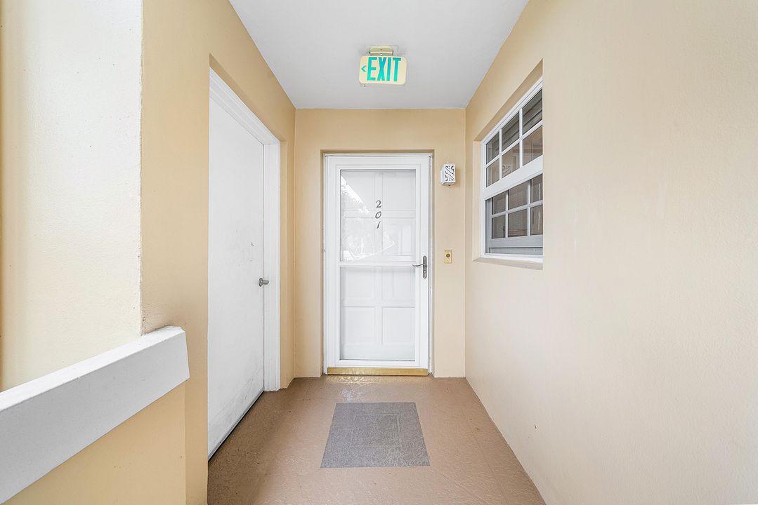 For Sale: $315,000 (3 beds, 2 baths, 1711 Square Feet)