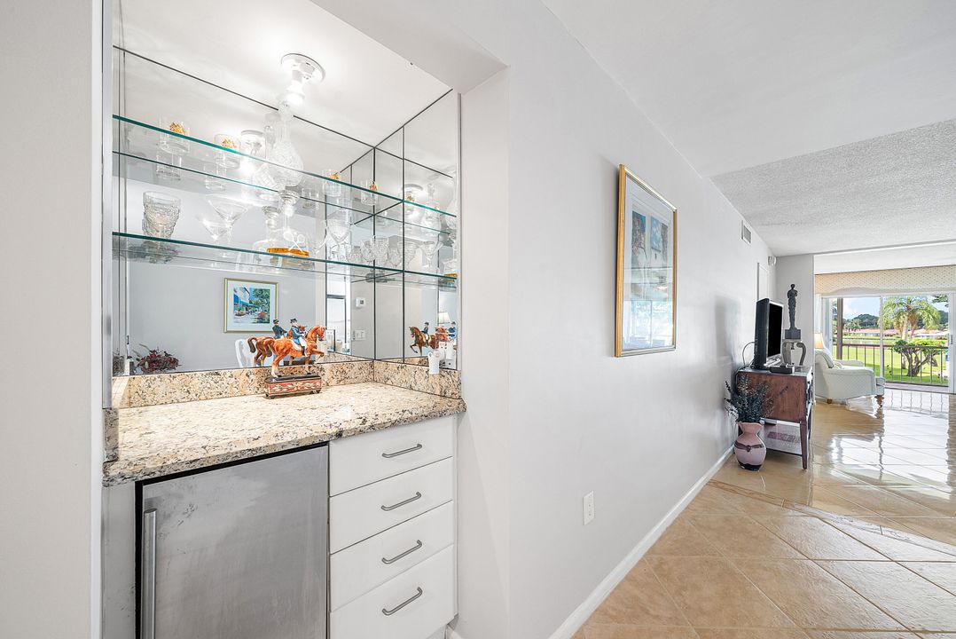 For Sale: $315,000 (3 beds, 2 baths, 1711 Square Feet)