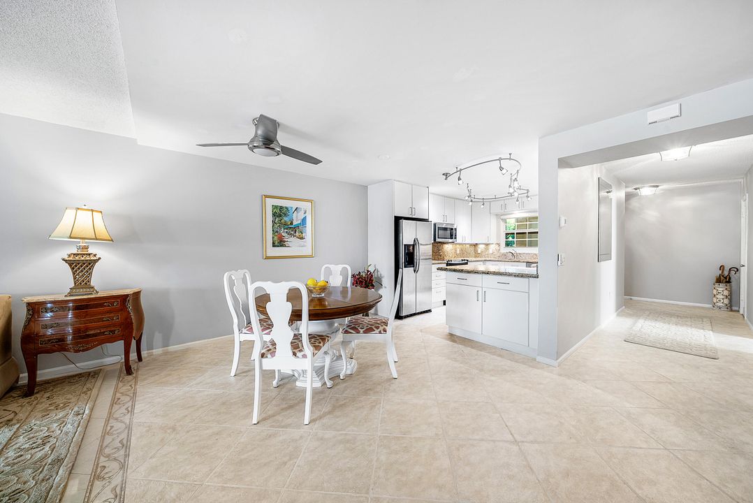 For Sale: $315,000 (3 beds, 2 baths, 1711 Square Feet)