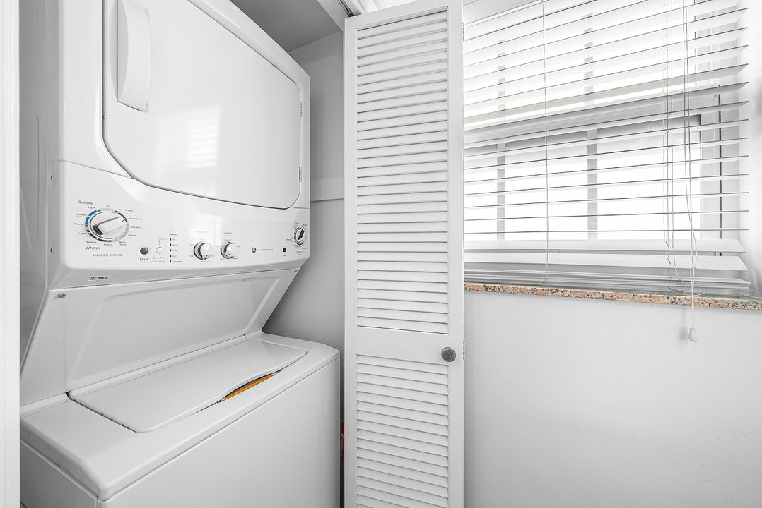 For Sale: $315,000 (3 beds, 2 baths, 1711 Square Feet)