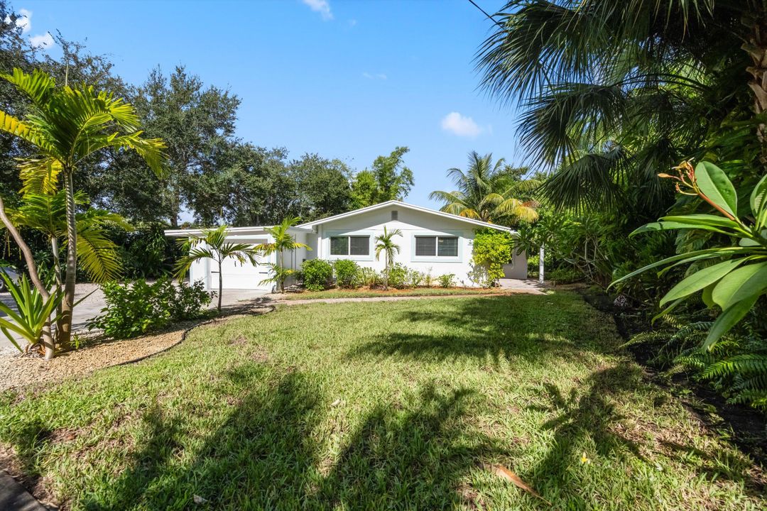 For Sale: $1,549,888 (2 beds, 2 baths, 1449 Square Feet)