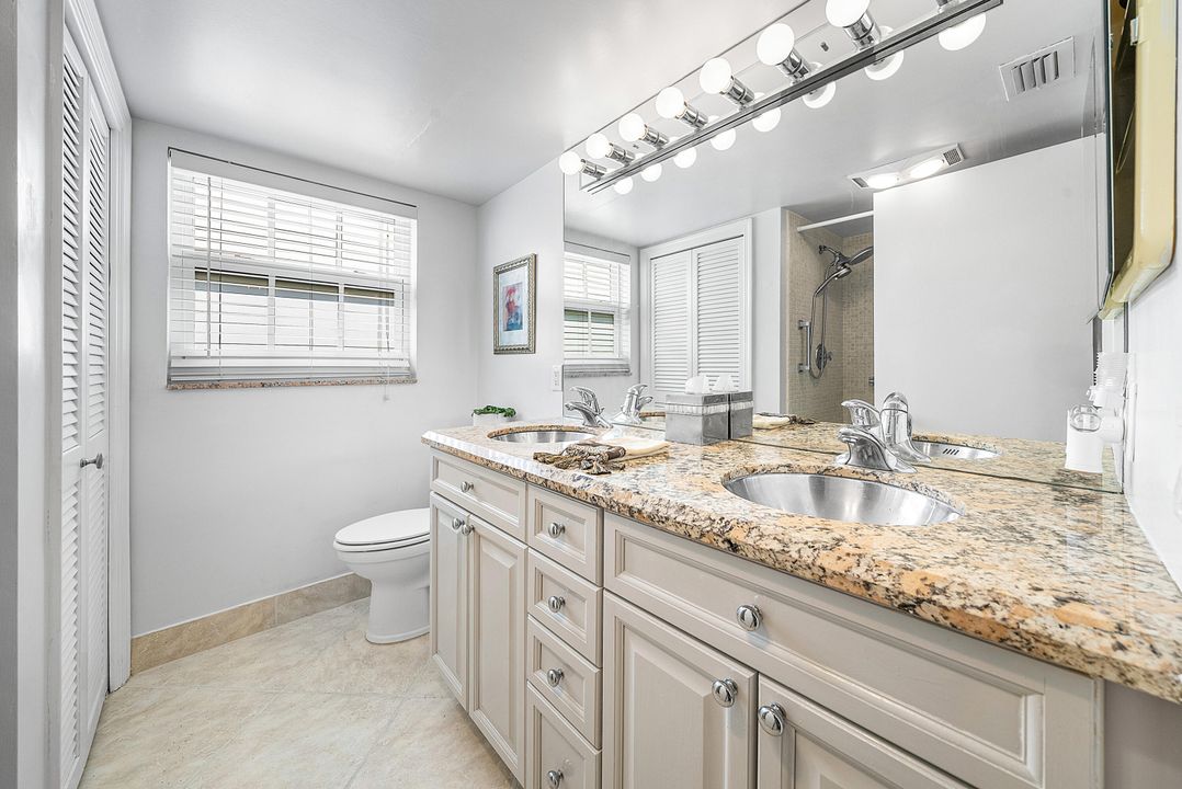 For Sale: $315,000 (3 beds, 2 baths, 1711 Square Feet)