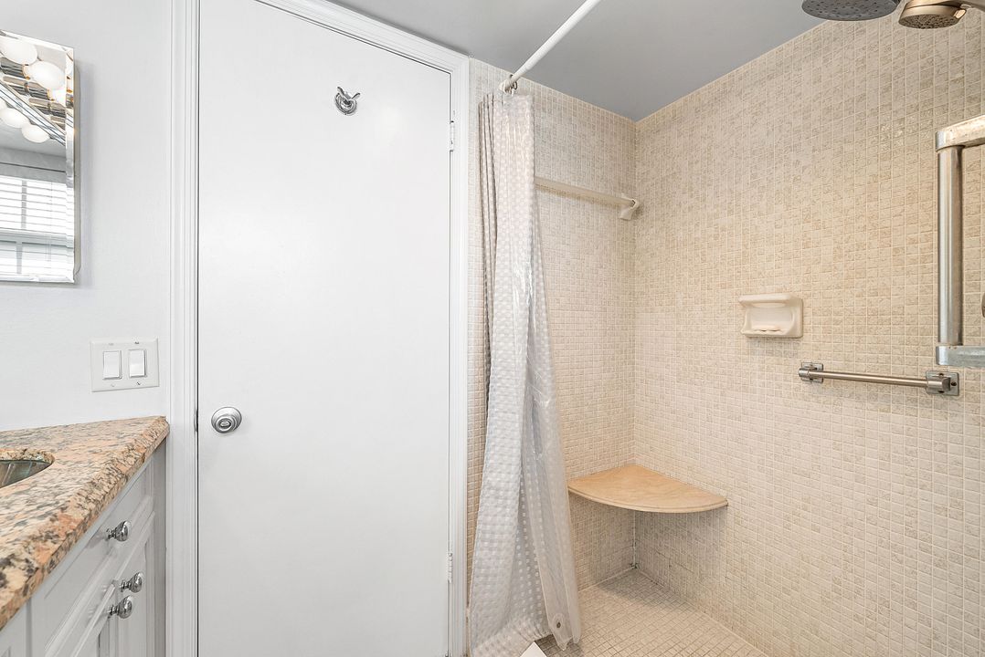 For Sale: $315,000 (3 beds, 2 baths, 1711 Square Feet)