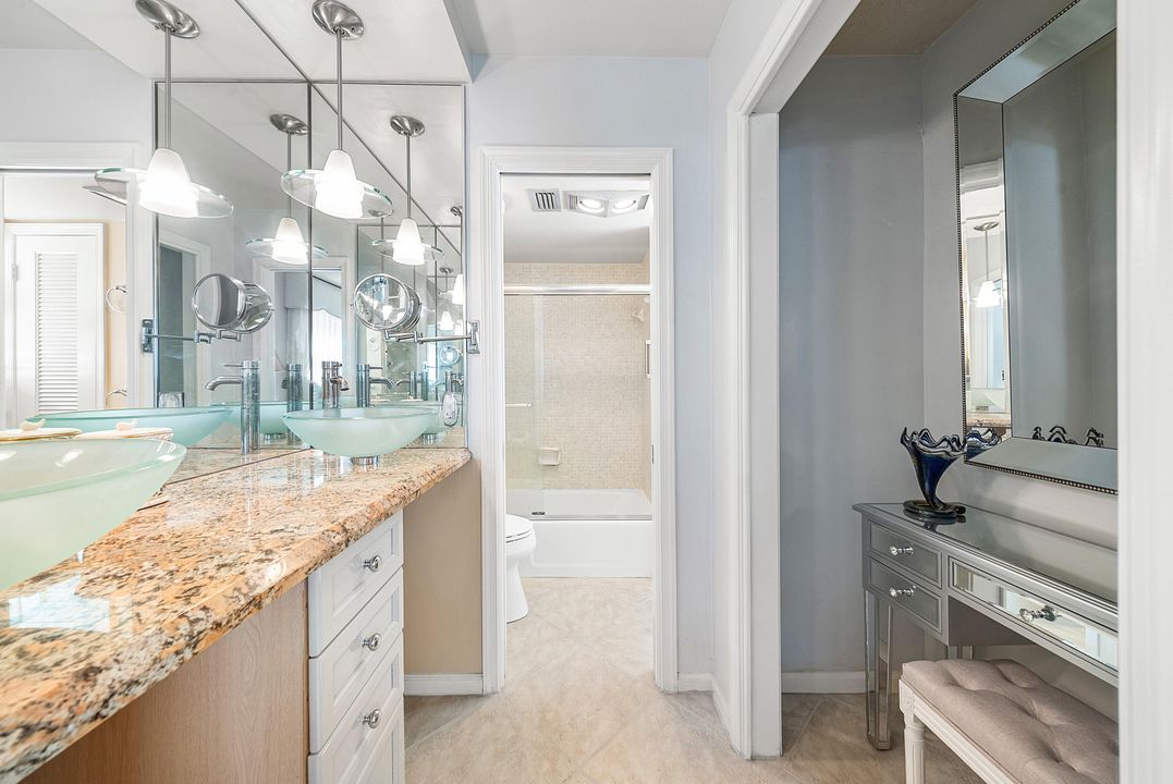 For Sale: $315,000 (3 beds, 2 baths, 1711 Square Feet)