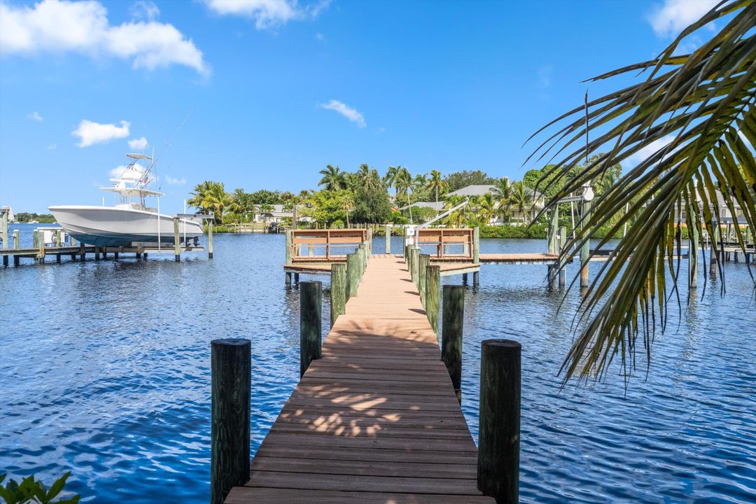 For Sale: $1,549,888 (2 beds, 2 baths, 1449 Square Feet)