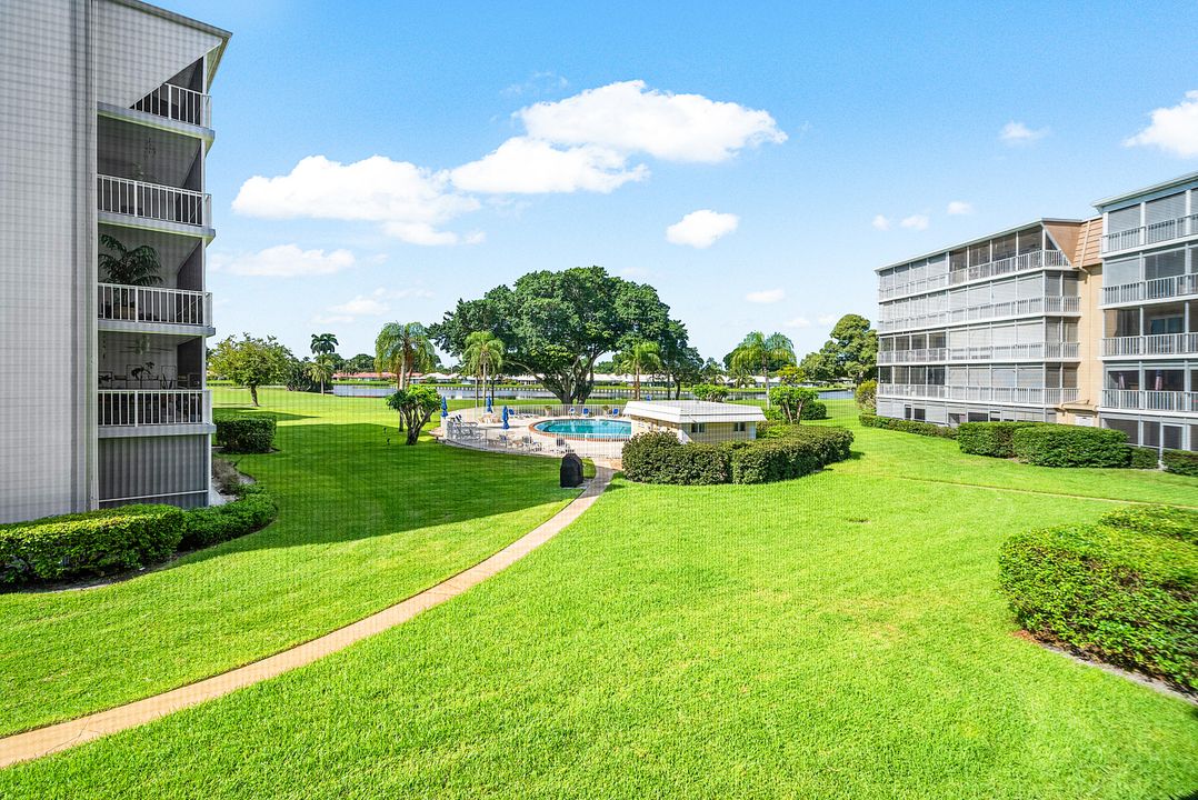 For Sale: $315,000 (3 beds, 2 baths, 1711 Square Feet)