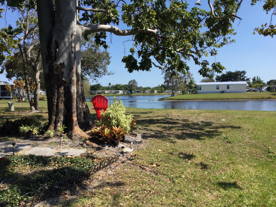 For Sale: $89,900 (2 beds, 2 baths, 1359 Square Feet)