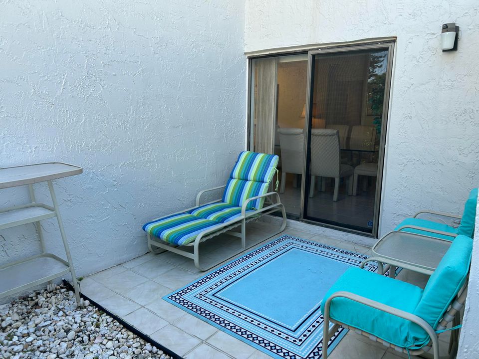 Active With Contract: $4,000 (3 beds, 2 baths, 1411 Square Feet)