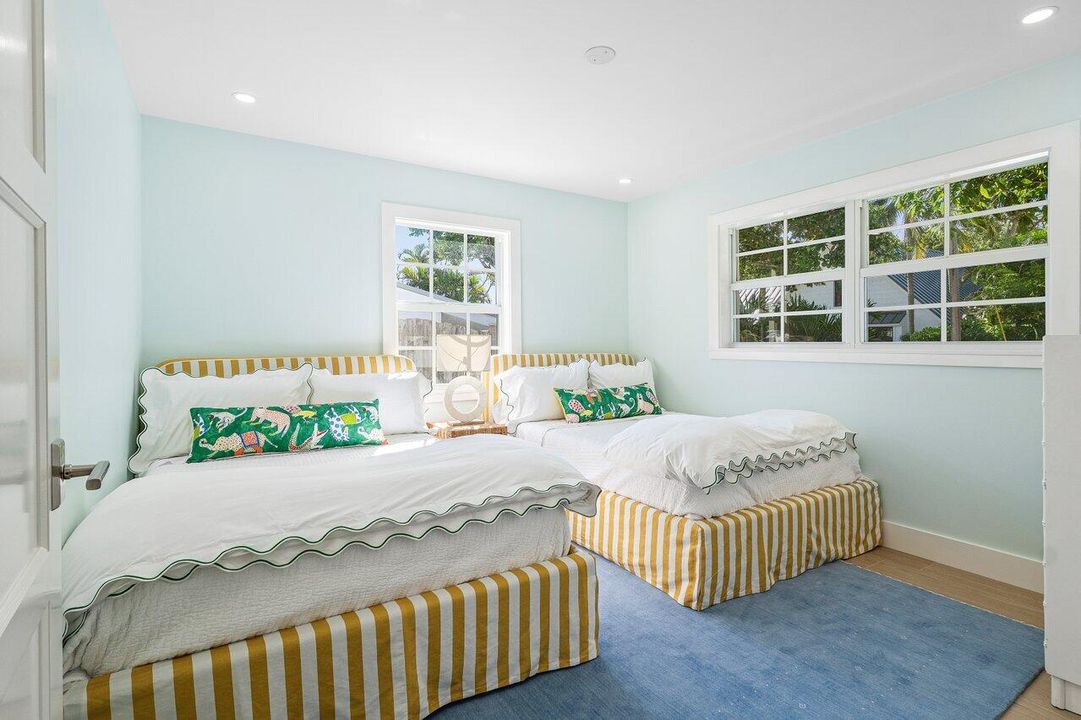 В аренду: $18,500 (3 спален, 2 ванн, 1579 Квадратных фут)