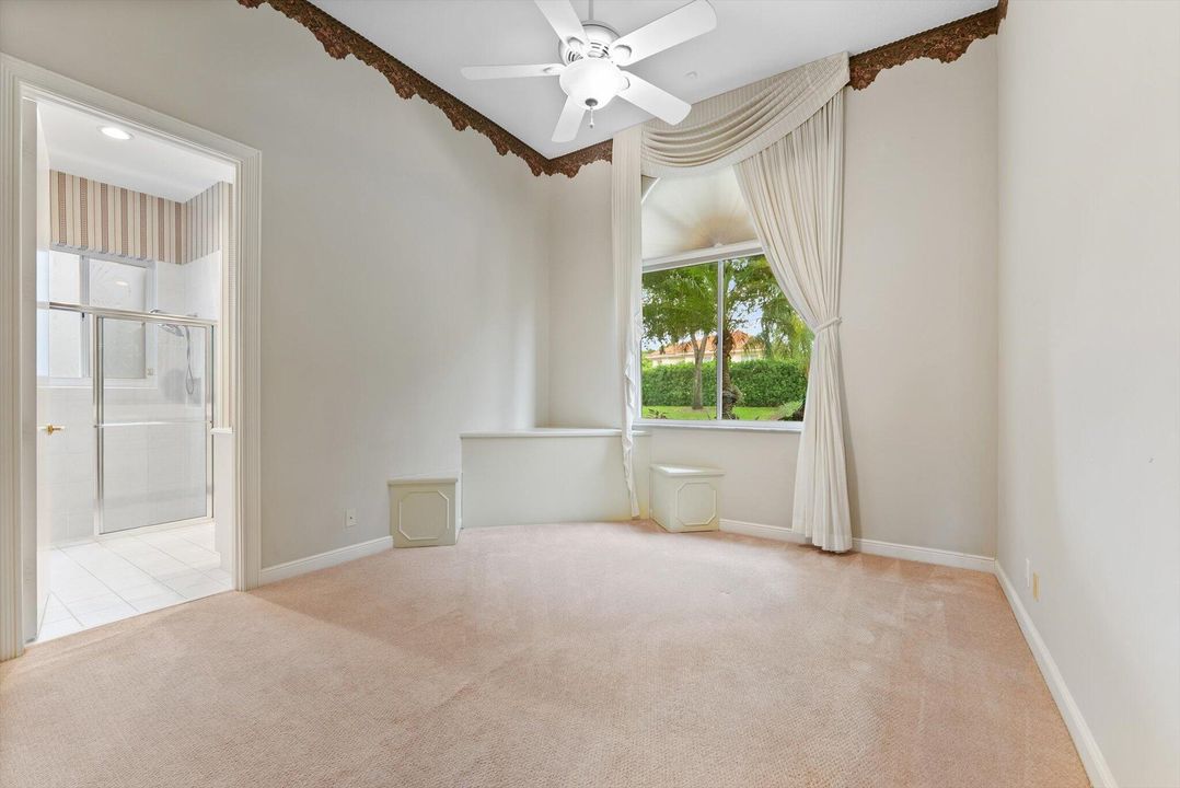 Activo con contrato: $10,000 (3 camas, 2 baños, 2749 Pies cuadrados)