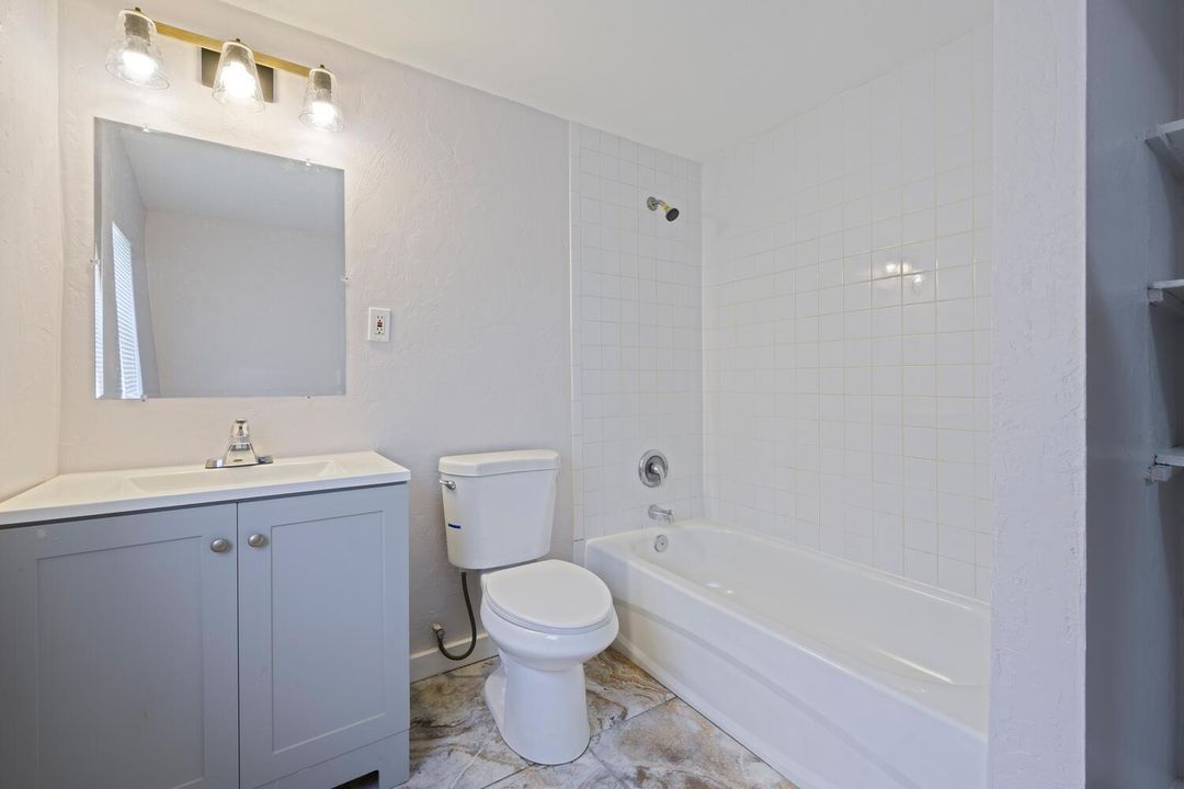 На продажу: $318,000 (4 спален, 2 ванн, 1221 Квадратных фут)