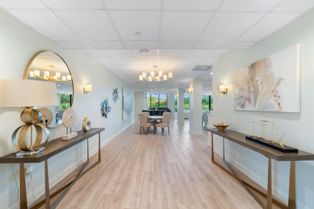 For Sale: $425,000 (1 beds, 2 baths, 1011 Square Feet)